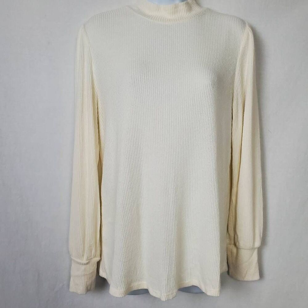 Maurices 24/7 Cream Ribbed Mock Neck Top Size L